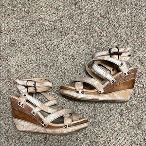 Bed/stu Women's double cross strap Wedge heel leather Sandals- almost new